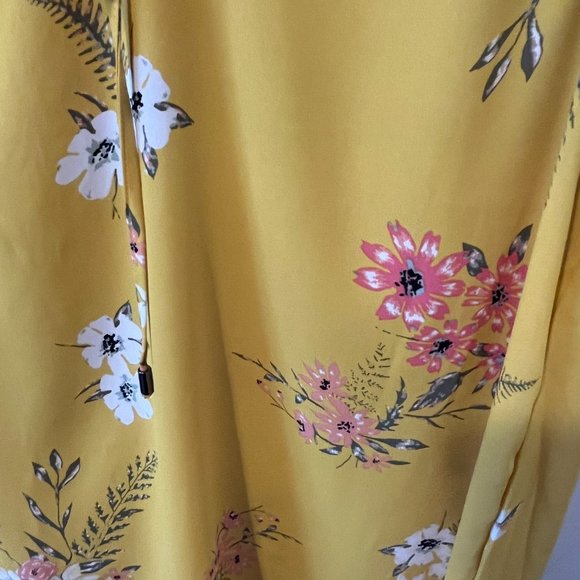 MAURICES | Women's Floral V-Neck Tank Top Yellow Size Small - Picture 4 of 7
